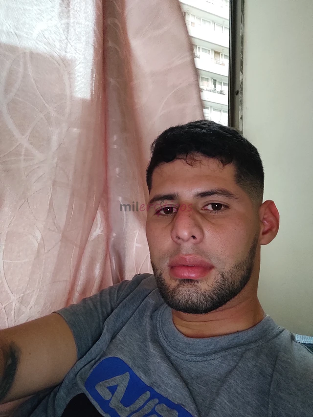 Un chico con muchas ganas de complacer a las mujeres de cualquier edad me considero un chico muy atractivo buena onda y divertido hago salidas de novi...