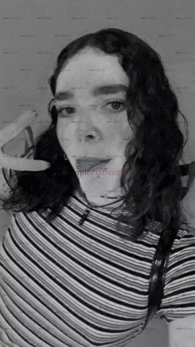 FOTOS DE SOY VALERIA, UNA CHICA TRANS VERSÁTIL DE 18 AÑOS