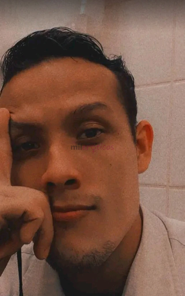 Moreno carinhoso educado respeitador e gentil tenho 1 67 de altura peso 57 ks ou versatil sexo sempre seguro usando camisinha vamos la estou aguardand...