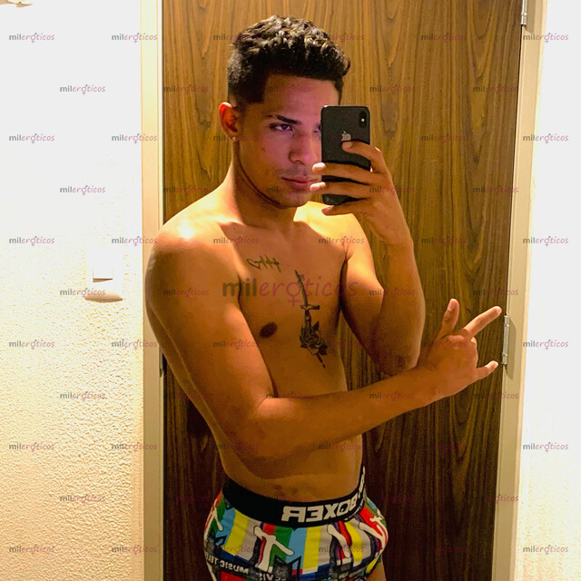 FOTOS DE TAYLER DOTADO 21CM MIDO 1.78 FULL LECHERO SERIO VARONIL