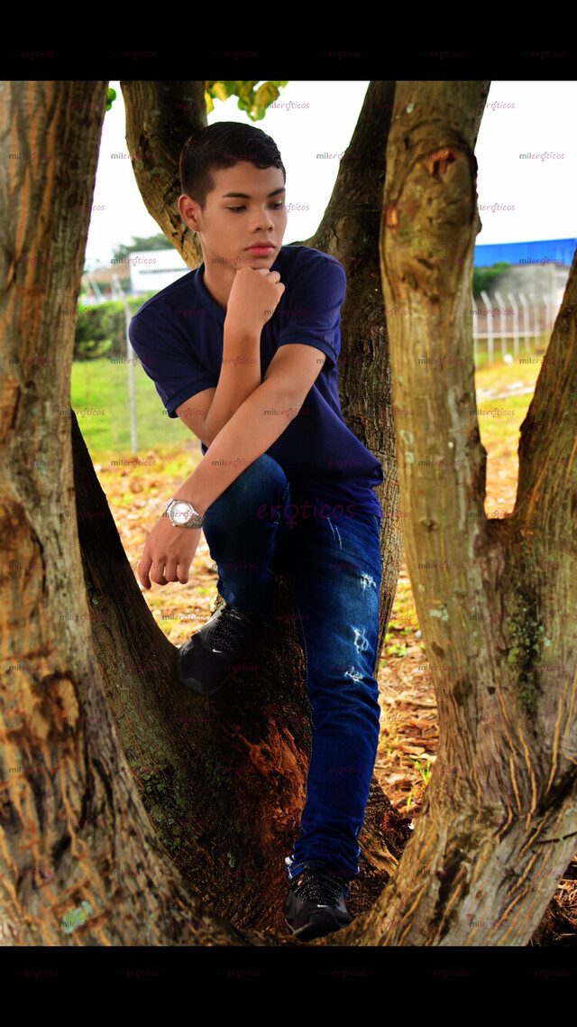 FOTOS DE CHICO VERSATIL PASIONADO DE HACER EL AMOR.