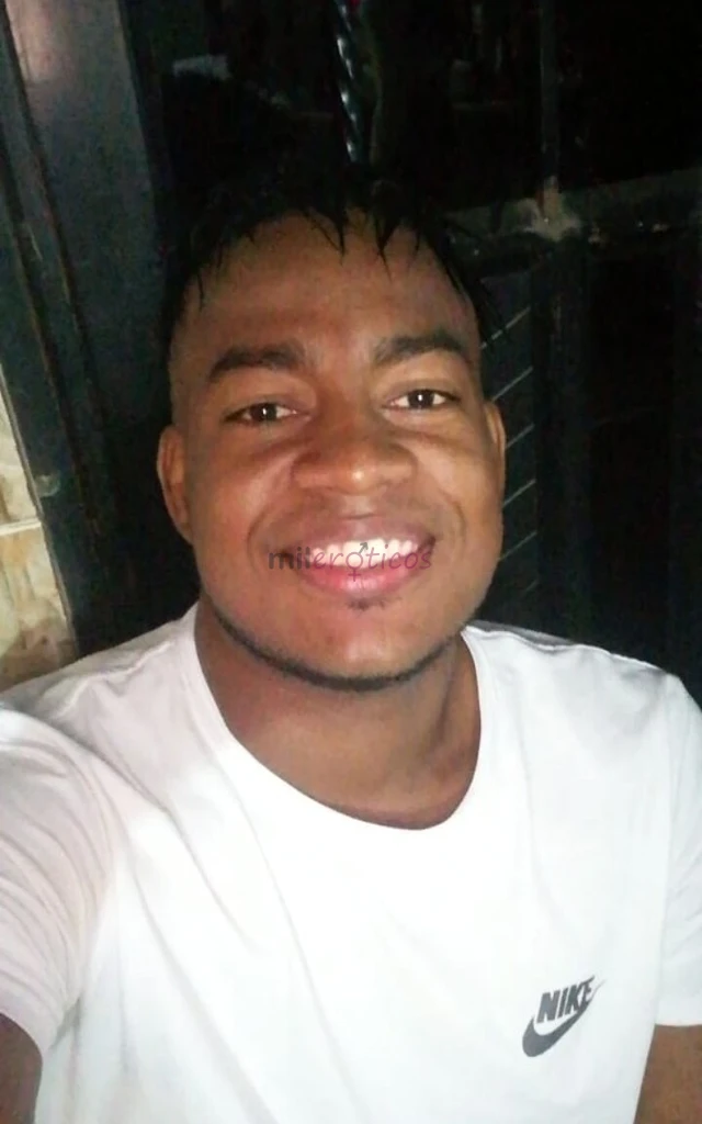 Soy un morocho con la verg grande conmigo tienes orgasmos si por que si buen sexo oral buen movimiento de cadera para asi tocar todas tus paredes vagi...