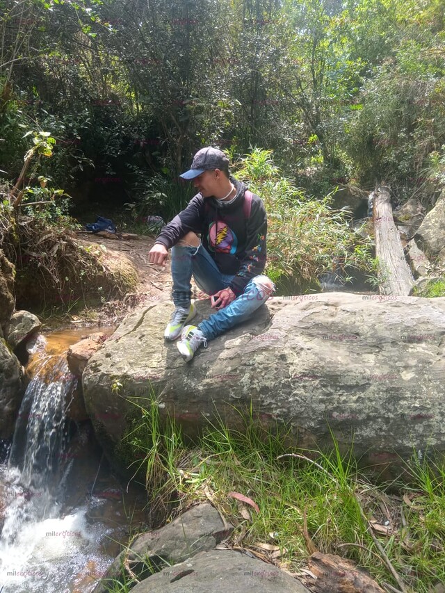 FOTOS DE ACÁ MAN FLACO CACORRO LECHERO EXPERTO MAMANDO CULO