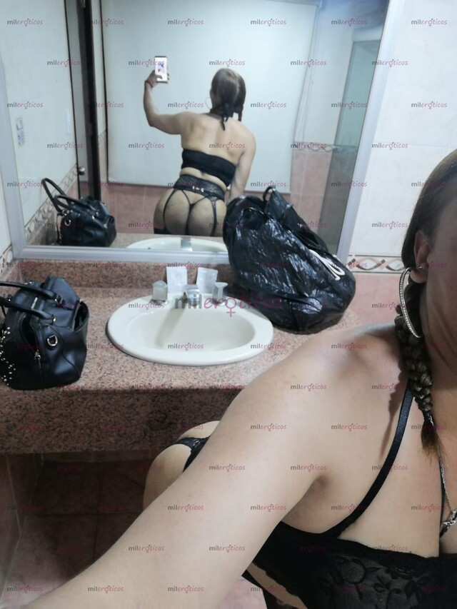 FOTOS DE KENYA RENDÓN...................LA TRAVIESA CON LA QUE HAS SOÑADO.