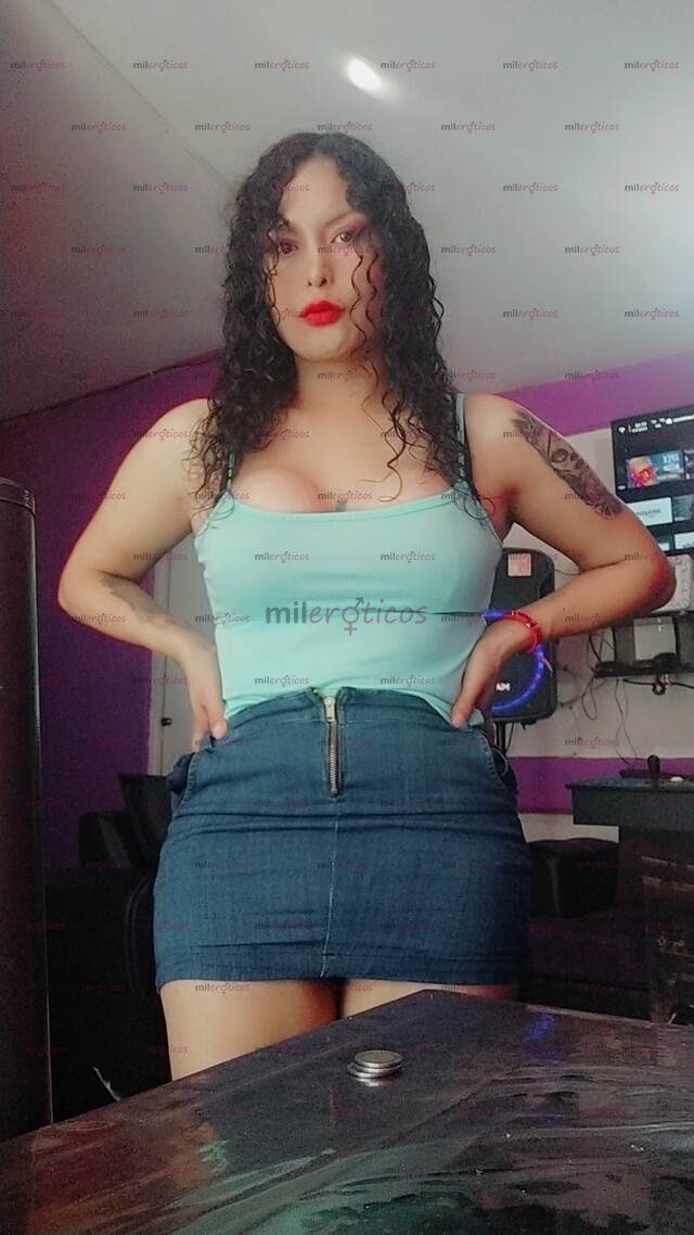 FOTOS DE IXT)MUY FEMENINA .NALGONA ..CADERONA..Y CON TETAS