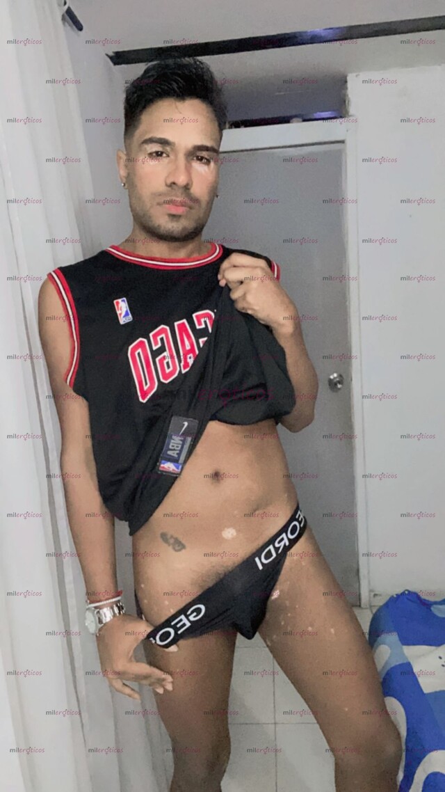 FOTOS DE PROMO 40K MORENO CALIENTE ARRECHO, COMPLACIENTE EN TODO SENTIDO