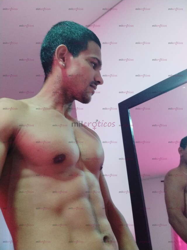 FOTOS DE JOVEN MACHO HETERO CON VERGA GRANDE Y GRUESA