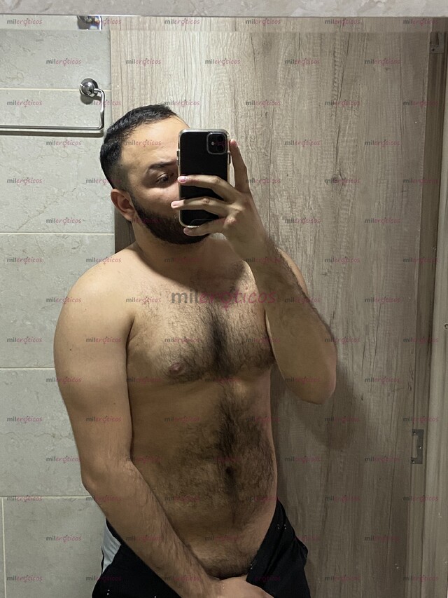 FOTOS DE JOVEN, PELUDO, LECHERO, PIERNON, COMPLACIENTE