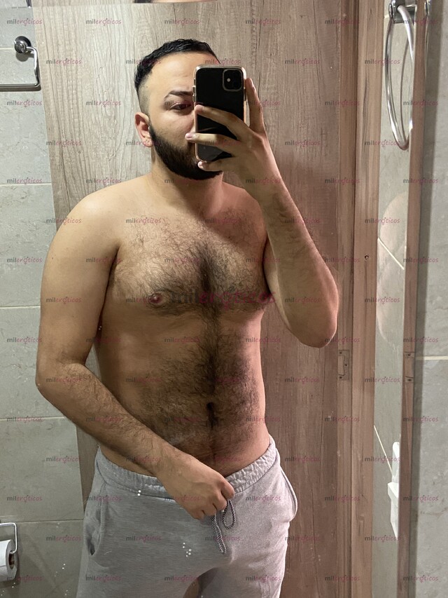 FOTOS DE JOVEN, PELUDO, LECHERO, PIERNON, COMPLACIENTE