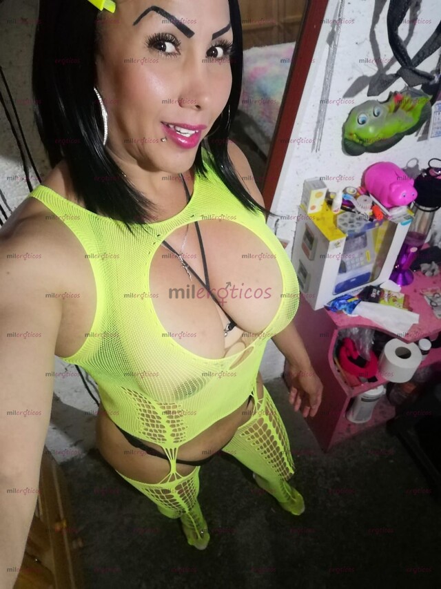 FOTOS DE KENYA RENDÓN.............................LA PUTITA QUE BUSCAS.