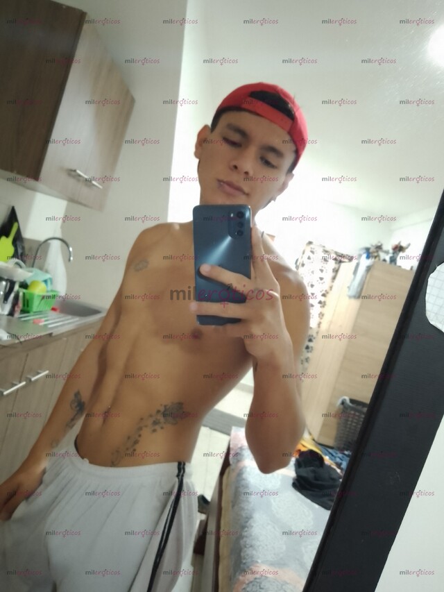 FOTOS DE POLLO VERSTAIL MÁS ACTIVO, COMPLACIENTE Y BUEN AMANTE