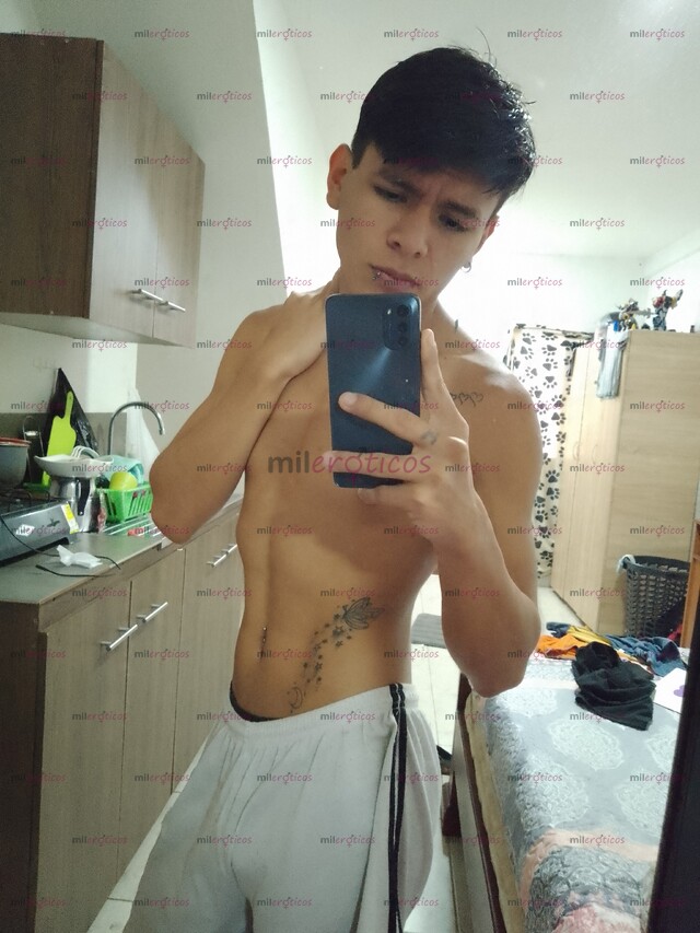 FOTOS DE POLLO VERSTAIL MÁS ACTIVO, COMPLACIENTE Y BUEN AMANTE