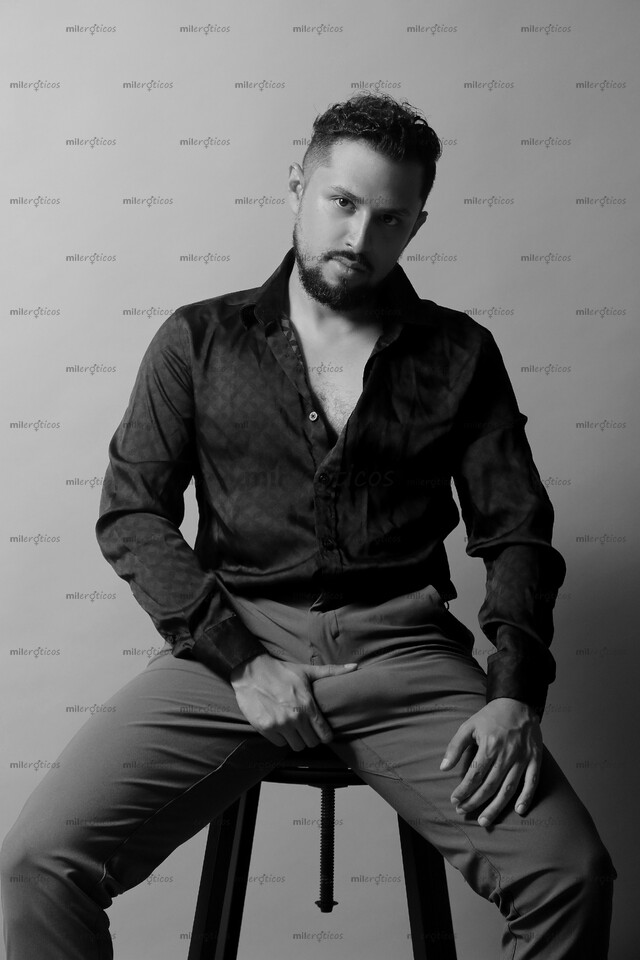 FOTOS DE MASAJISTA CERTIFICADO ACTIVO DISPONIBLE PARA TI