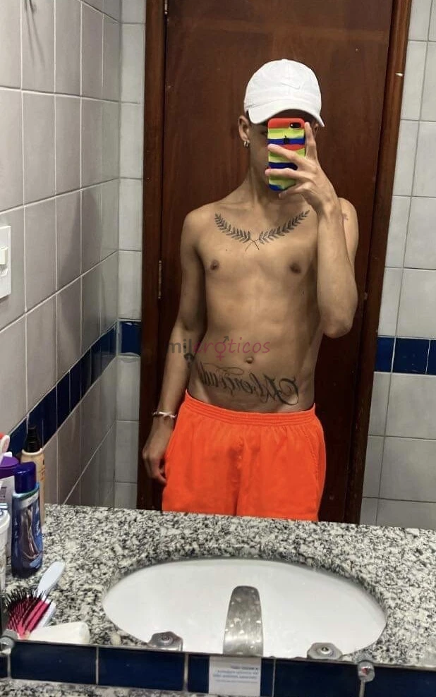 Ola tudo bom me chamo arthur gael sou novato na cidade sou novinho versatil tenho 21 cm de pau grosso pronto pra lhe sastifazer afim de um acompanhant...