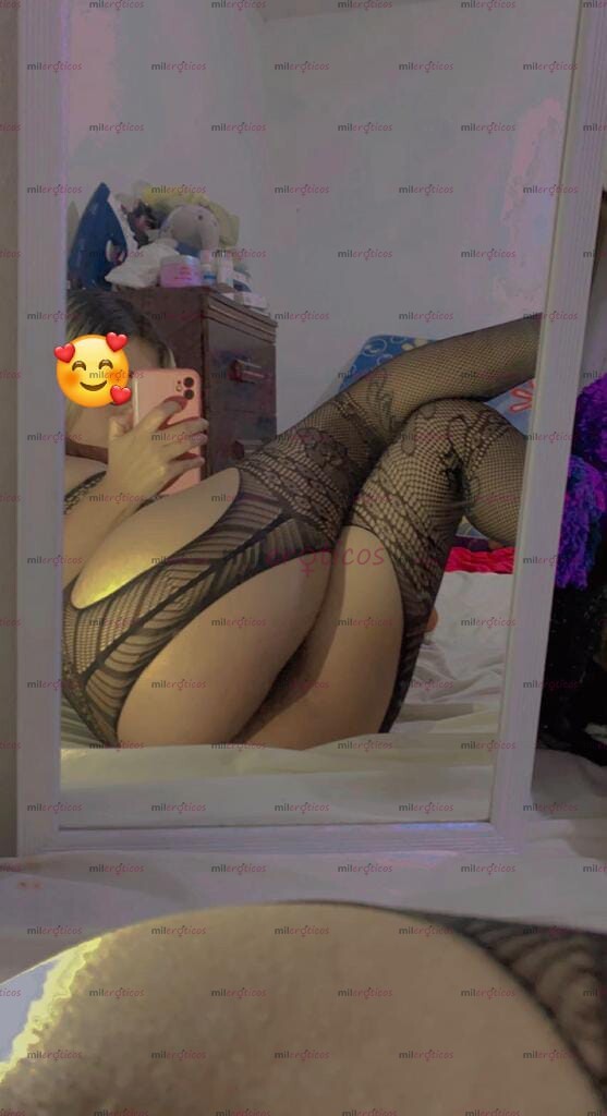 FOTOS DE COGEME BIEN RICO, ESTOY SUPER LUBRICADA Y APRETADA...