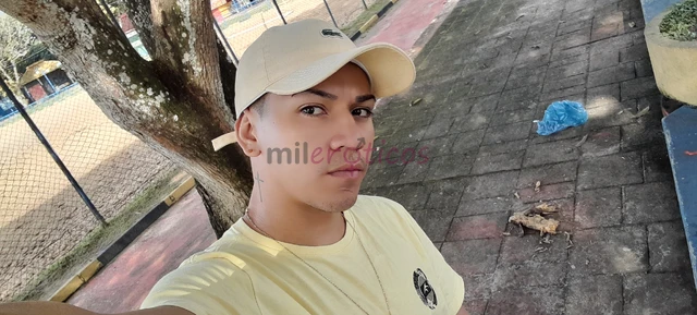 Sou branco cabelo preto cheroso bem depilado pica rosada estou loco pra te dar o tesao que vc precisa quero ver vc delirar no meu pau ou algo mais sou...