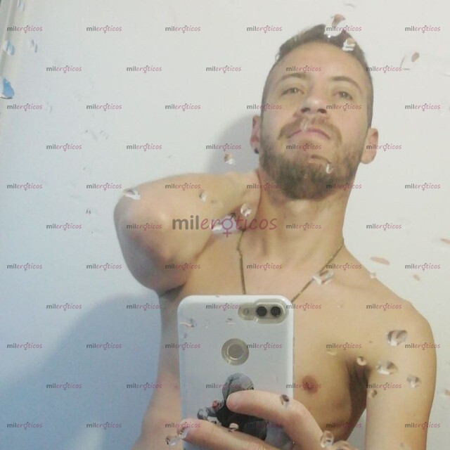 FOTOS DE MACHO FLACO ARRECHO CON BUENA DOTACION 100% ACTIVO