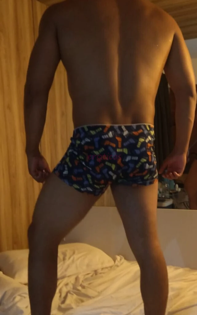 Ola me chamo mateo sou um cara discreto saudavel e educado ofereco meus servicos de acompanhante modelo adulto e massagista e garanto 100 top com uma...