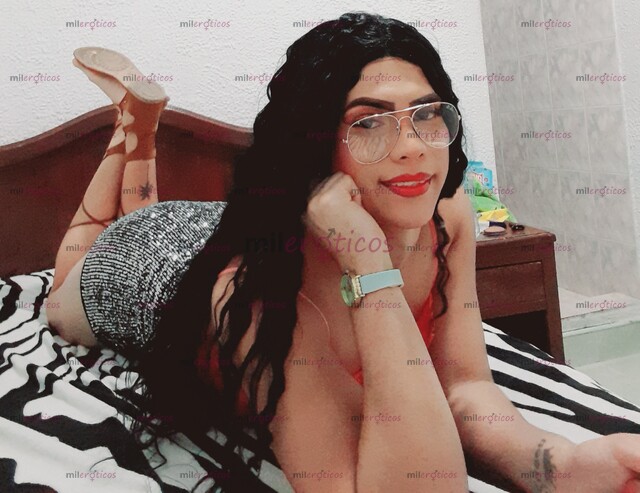 FOTOS DE DANIELITA ... CON LA MEJOR CHUPADERA ANAL NO TE LO PIERDAS