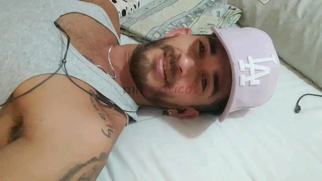 Hola soy daven un chico 100 moroso nuevo en la zona con ganas de pasarla full rico soy activo 18 cm dispuesto a pasar un momento mas que agradable con...