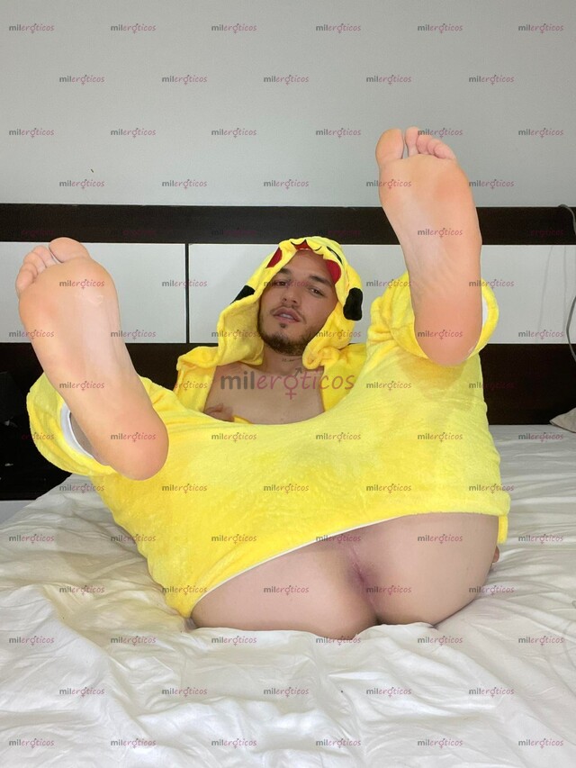 FOTOS DE PAISA VARONIL VERSATIL PERRITA EN LA CAMA Y COMPLACIENTE