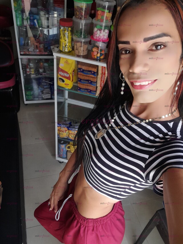 FOTOS DE SOY UNA CHICA TRANS BIEN DOTADA CON GANAS DE VIVIR EXPERIENCIAS NUEVAS