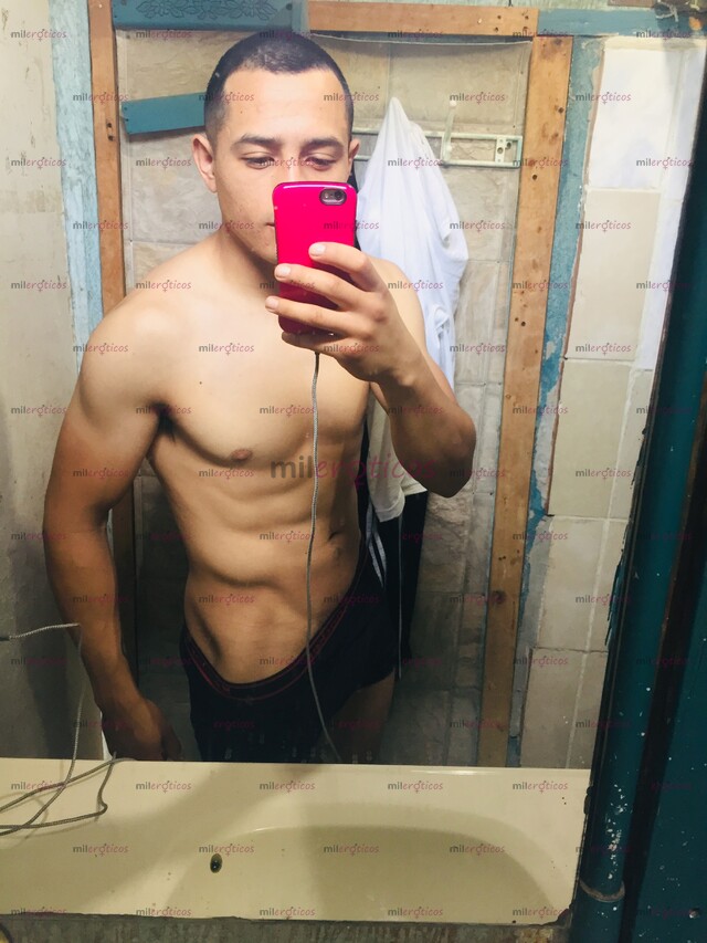 FOTOS DE JOVEN CACHONDO DE 20 CM DE VERGA DURA Y DE 24 AÑOS