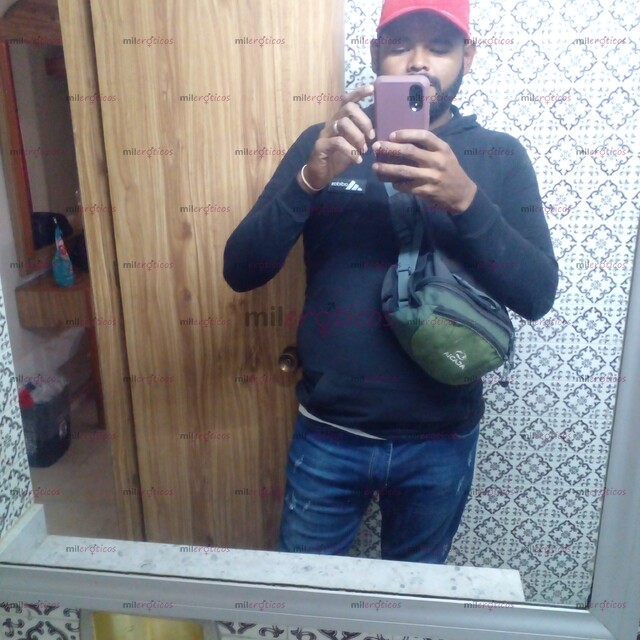 FOTOS DE LLEGO TU MORENO BIEN DOTADO 100% DISPUESTO A COMPLACERTE