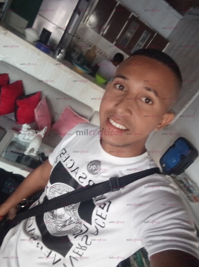 FOTOS DE SOY UN MORENO QUE MIDO 1,72 SÚPER DOTADO ALEGRÉ CARIÑOSO