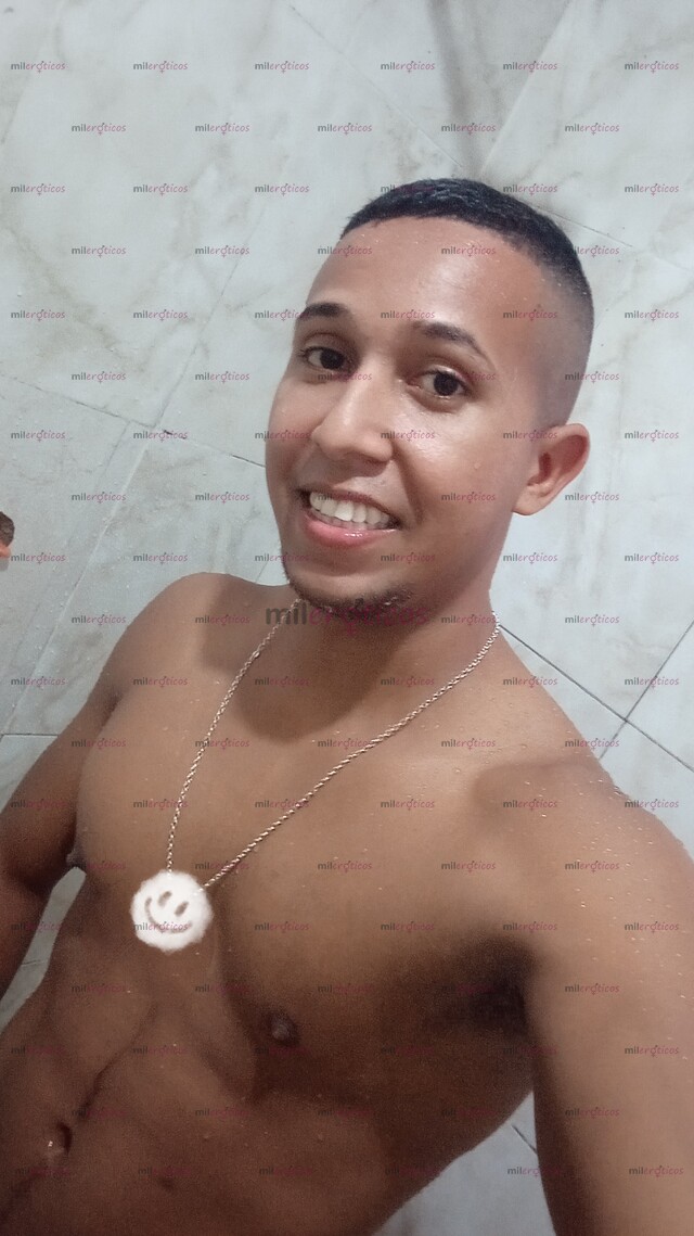 FOTOS DE SOY UN MORENO QUE MIDO 1,72 SÚPER DOTADO ALEGRÉ CARIÑOSO