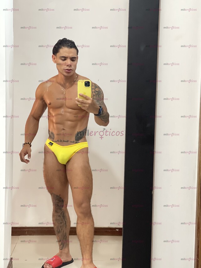 FOTOS DE MACHO ATLÉTICO Y MASCULINO CON UN BUENA VERGA