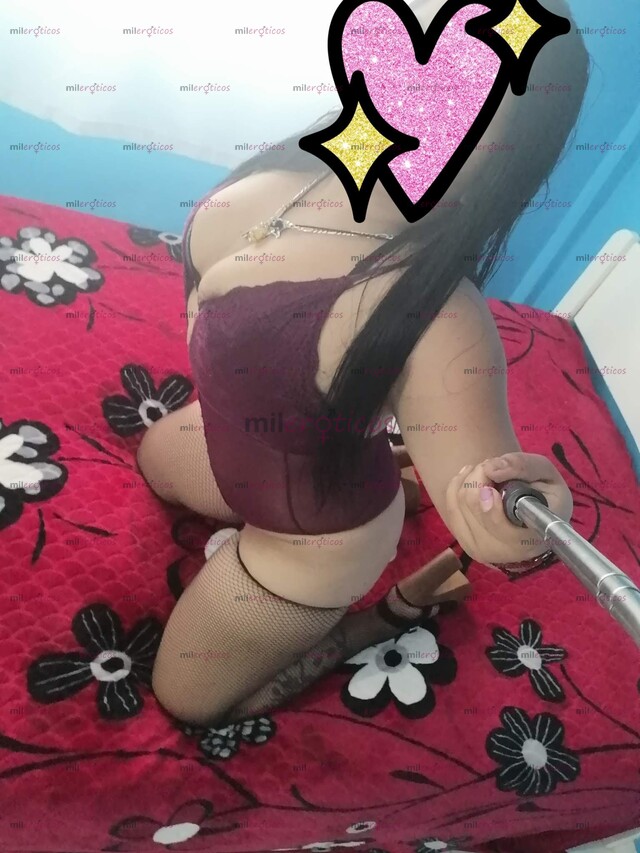 FOTOS DE SOY MUY CACHONDA , UNA PUTA EN LA CAMA DISPUESTA A COMPLACER CUALQUIER FANTASÍA
