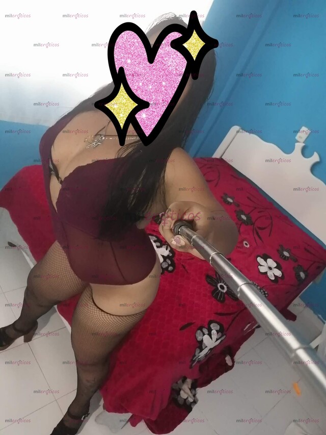 FOTOS DE SOY MUY CACHONDA , UNA PUTA EN LA CAMA DISPUESTA A COMPLACER CUALQUIER FANTASÍA