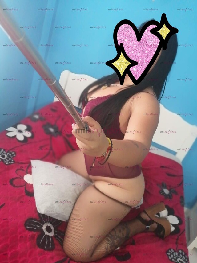 FOTOS DE SOY MUY CACHONDA , UNA PUTA EN LA CAMA DISPUESTA A COMPLACER CUALQUIER FANTASÍA