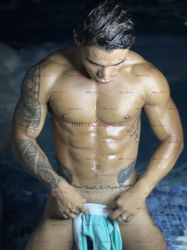 FOTOS DE MACHO ATLÉTICO Y MASCULINO CON UN BUENA VERGA