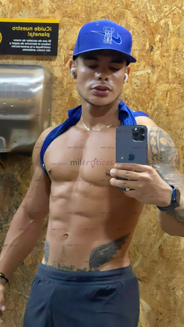 FOTOS DE MACHO ATLÉTICO Y MASCULINO CON UN BUENA VERGA