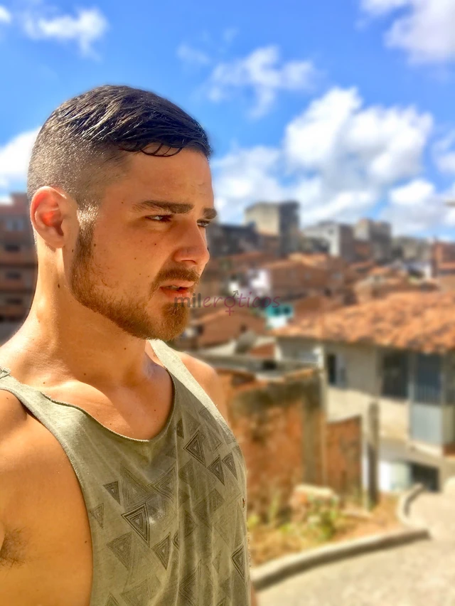 Fique tranquilo a vou lhe fazer deixar o mais a vontade possivel o meu apartamento se encontra em uma otima localizacao totalmente discreto e seguro n...