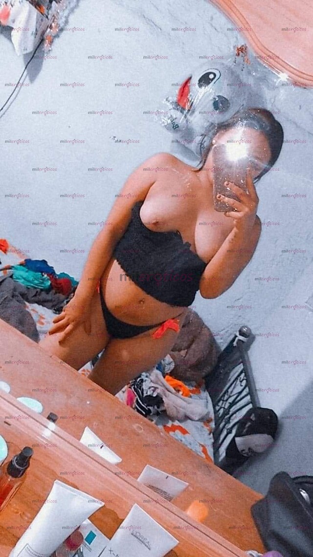 FOTOS DE VANESA CHIQUITITA PERVERSA, APRETADITA RECIEN LLEGADA 18 AÑOS.