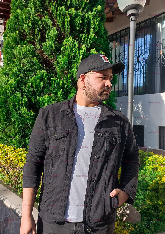 FOTOS DE CHICO MORBOSO LECHERO COMPLACIENTE Y CON SITIO PRIVADO