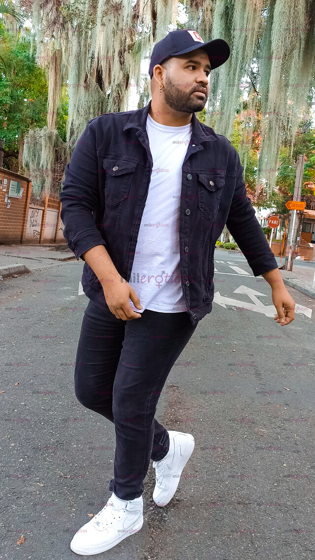 FOTOS DE CHICO MORBOSO LECHERO COMPLACIENTE Y CON SITIO PRIVADO