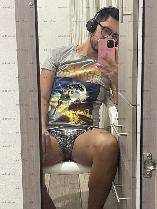 FOTOS DE EL CHICO DE TUS SUEÑOS QUE TANTO ESPERABAS.