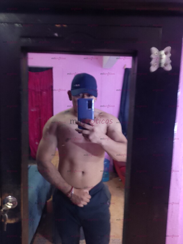 FOTOS DE SOY CHICO CARIÑOSO Y MUY ATENTO AMO LA COMIDA Y ASER COMPAÑÍA