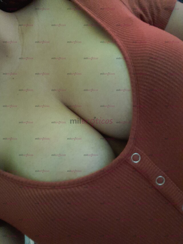 FOTOS DE DISPONIBLE PARA TI Y ESPERANDOTE EN SU CAMA $300 $300 $300