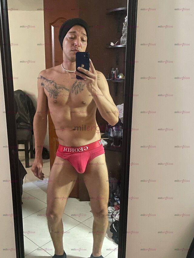 FOTOS DE ALEX MEDELLÍN COMPLACIENTE MORBOSO DE 22CM