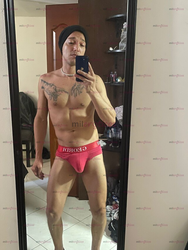 FOTOS DE ALEX MEDELLÍN COMPLACIENTE MORBOSO DE 22CM