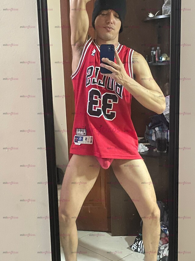 FOTOS DE ALEX MEDELLÍN COMPLACIENTE MORBOSO DE 22CM