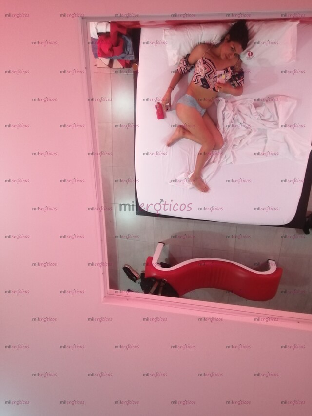 FOTOS DE LINDA HERMOSA CHICA TRANS EN LA CIUDAD BLANCA