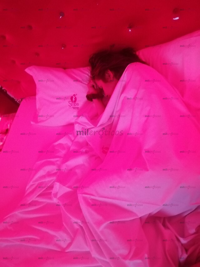 FOTOS DE LINDA HERMOSA CHICA TRANS EN LA CIUDAD BLANCA