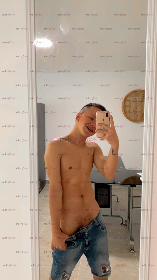 FOTOS DE HOLA SOY SANTIAGO TENGO 18 AÑOS VERSÁTIL DESCOMPLICADO