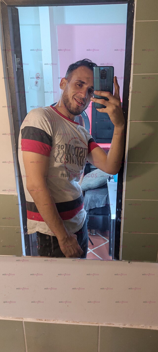 FOTOS DE CURVA GRUESA Y LECHERA, VERGON FETICHISTA, MACHO. CONT VIRTL EXPLMSJS EROTICOS.